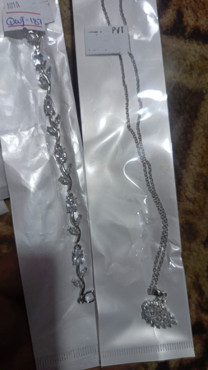 Luxury Magnetic Tulip Projection Bracelet – Adjustable Couple Friendship Bracelet with Hidden "I Love You" Projection